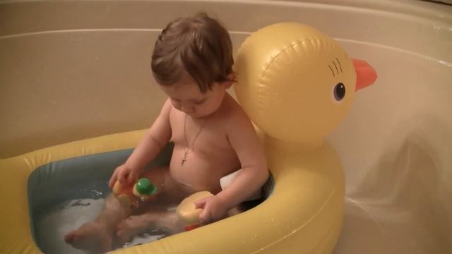 Munchkin Inflatable Duck / bath time/ baby смотреть онлайн
