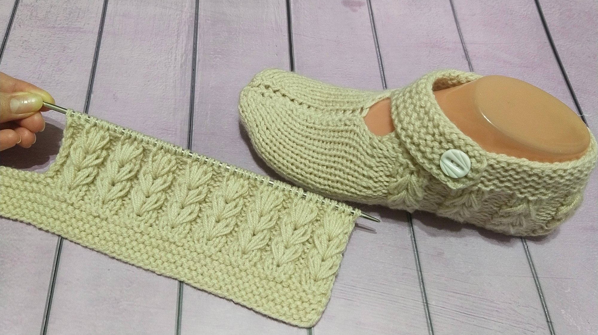 Новый способ вязания следков СПИЦАМИ 💥 без шва на ПОДОШВЕ ☝️ смотреть онлайн