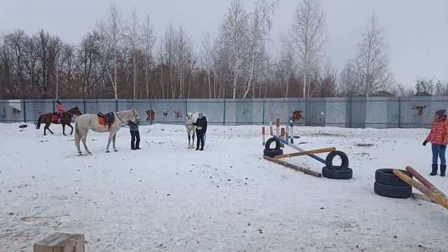 Настя с Даной прыгают непринуждённо смотреть онлайн