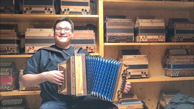 WoidBua Harmonika Modell Mini Olive G C F B смотреть онлайн