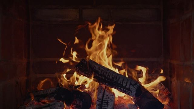 Звуки потрескивания огня с горящими дровами. Атмосфера камина смотреть онлайн