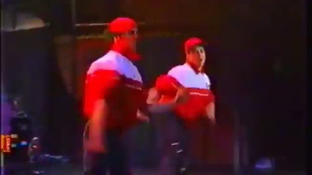 Ninja Turtles Perform Shell Shocked Live смотреть онлайн