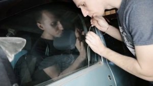 Как открыть машину если забыл ключи в машине за 2 минуты!