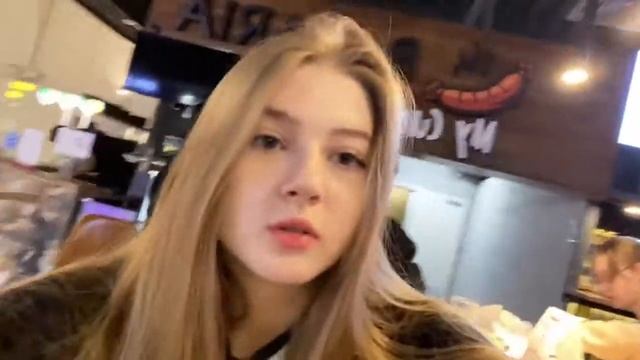 ГАЕЧКА ГУЛЯЕТ ПО ПИТЕРУ | Gaechkatm твич