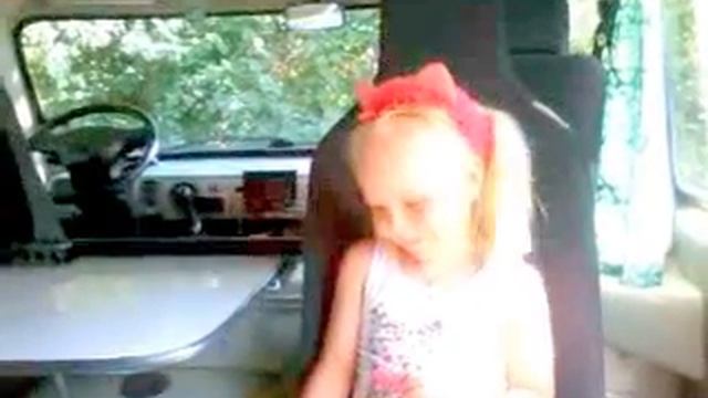 VLOG. ЕДЕМ ЗА ПОКУПКАМИ ! что мы покупаем? МУРКА СЪЕЛА КОЛБАСУ ! смотреть онлайн