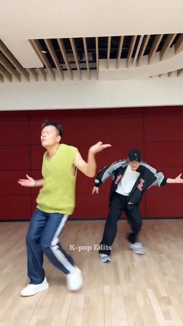 Seungmin and JYP doing the "S-Class" challenge...#straykids #seungmin #jyp #skz смотреть онлайн