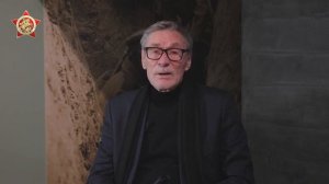 Александр Михайлов читает патриотические стихи