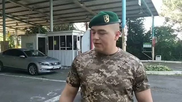 Перші подорожні перетнули кордон у пункті пропуску «Дзвінкове» смотреть онлайн