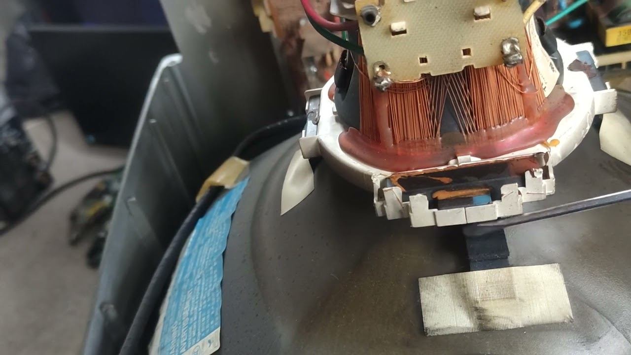 Быстрый осмотр телевизора перед ремонтом. Samsung шасси KS9A. Дымок. смотреть онлайн