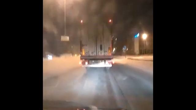 Фура в городе смотреть онлайн