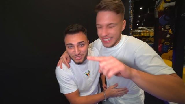 Ultimul Care Cade Câștigă €1,000 ! *EXTREM* смотреть онлайн