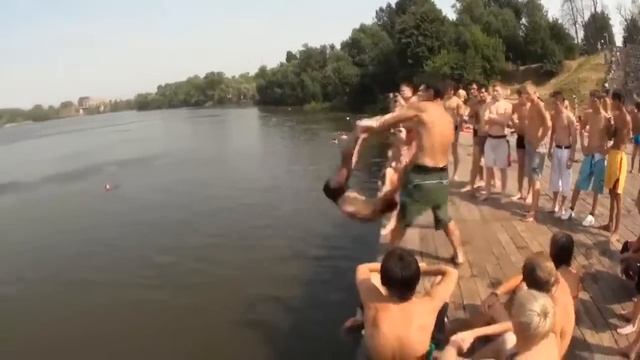 Прыжки в воду офигенно))) смотреть онлайн