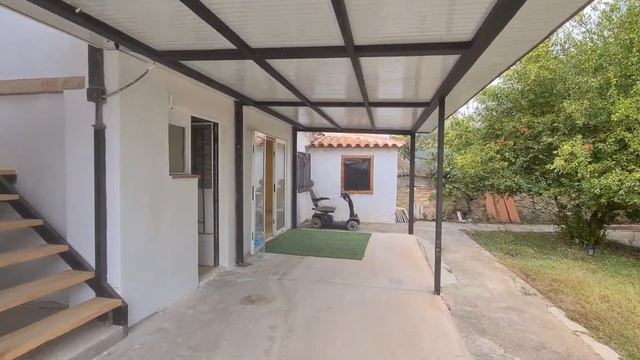 €250,000 - 5-bedroom, 2-bathroom villa with a pool, tennis court and stables in Pedralba, Valencia. смотреть онлайн