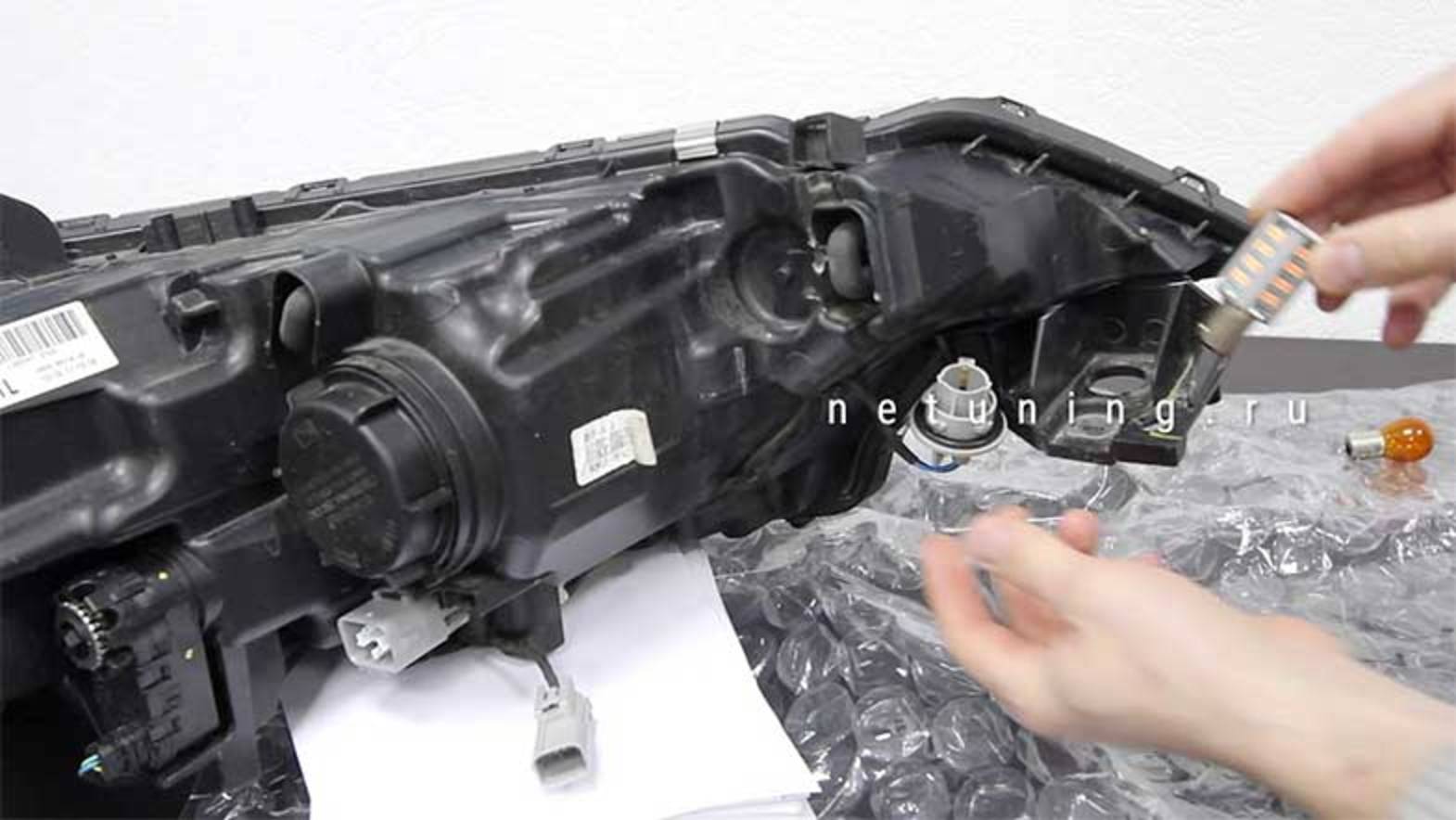 Замена лампы переднего поворотника Mitsubishi Outlander 3 (2015+) смотреть онлайн