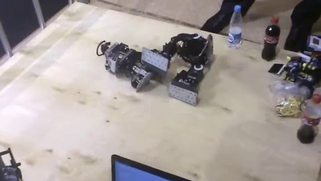 Двойной робот на форуме "Роботы-2012" смотреть онлайн