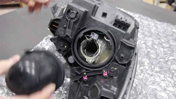 Замена крышки фары Hyundai Solaris Cолярис ближний дальний свет Н4