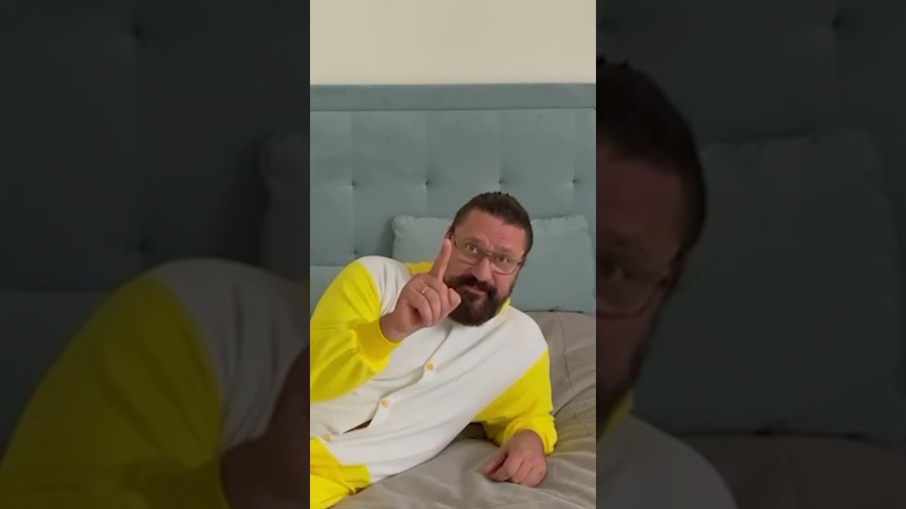 Что подарить мужчине на новый год? Идеальный новогодний подарок - ответ в видео! #shorts смотреть онлайн