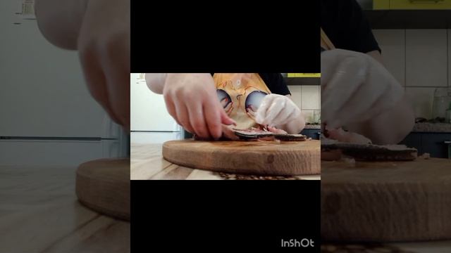 Как за 5 минут легко оформить селёдочку🍺🍻I clean the herring Музыка: DayspringМузыкант: Firefl!esUR смотреть онлайн
