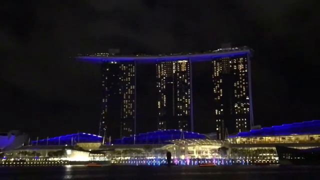 Merlion Park and the Pelican Seafood Restaurant | Expensive but Worth It! смотреть онлайн