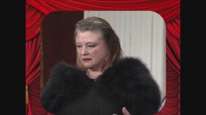 Песню «Город» исполняет Валентина Игнатьева