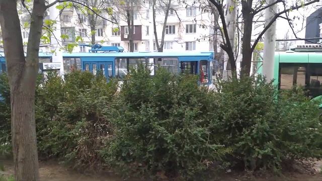 Отстой троллейбусов на К/С "Тернополь" во время частичного карантина смотреть онлайн