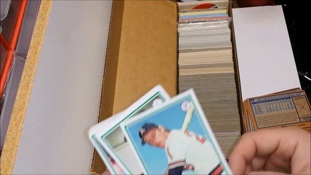 Huge 1970's/80's Baseball Card Thrift Box 800 Count Lot 1 смотреть онлайн