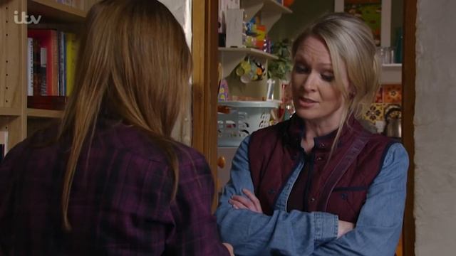 Vanessa Calls Rhona An Addict - Emmerdale смотреть онлайн