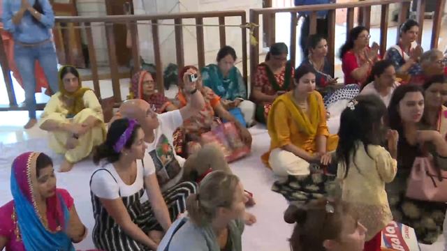 " Jai Jai Govind Govind Gopala" Bhajan by HG Bhagavat Kirtan Prabhu on 22nd Sep, 2018. смотреть онлайн