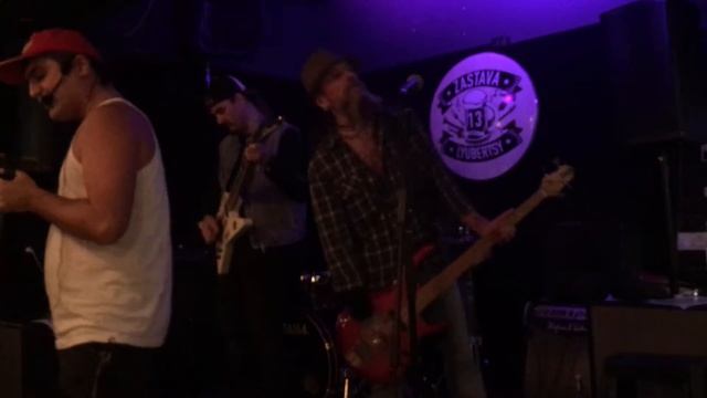 ородатый Самосвал - Бомж(Кавер на Сектор Газа в Люберцах 23.10.2021) смотреть онлайн