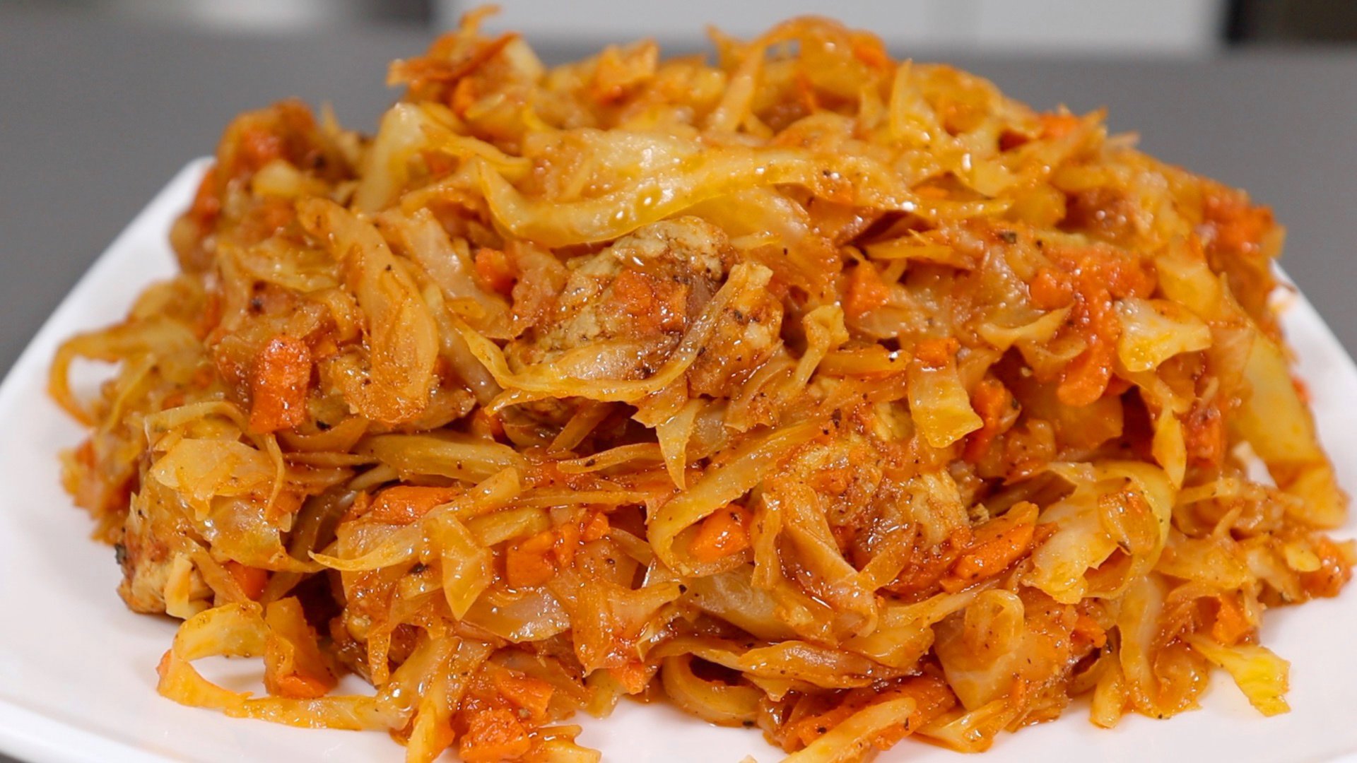 Вкуснятина неимоверная! ТУШЁНАЯ КАПУСТА С МЯСОМ на сковороде смотреть онлайн