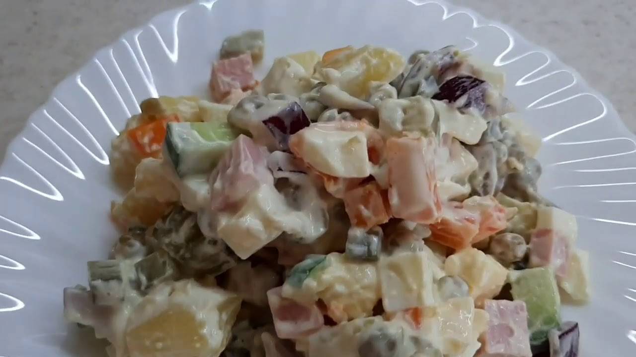 Салат Оливье. КАК ПРИГОТОВИТЬ! смотреть онлайн