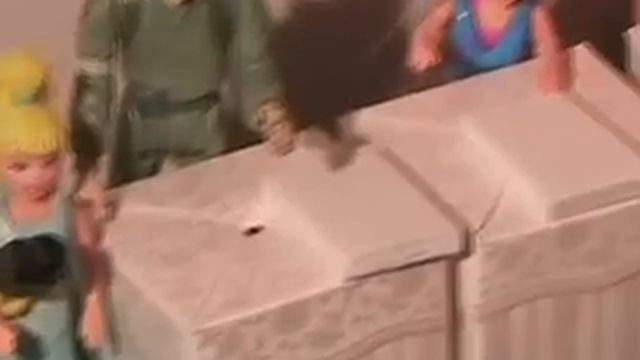 Hillary and Rinaldo смотреть онлайн