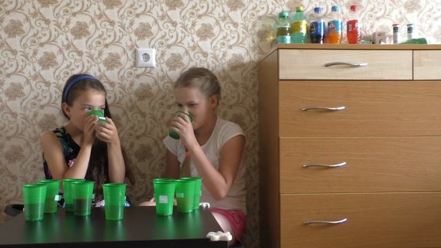 Челлендж "Отгадай напиток" смотреть онлайн