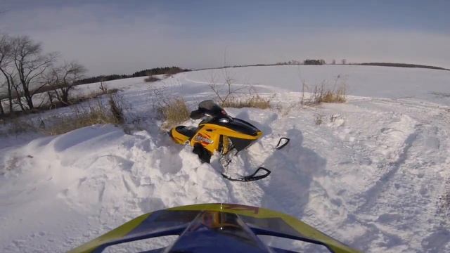 MXZ 800 & Grizzly 700 Both got Stuck... смотреть онлайн