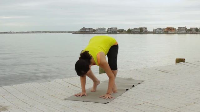 Yoga Basics: Crow Pose with Maria De Noda смотреть онлайн