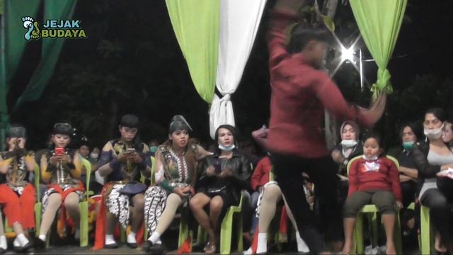 KENTONG LARI KETAKUTAN !! DI KEJAR JATHIL CANTIK смотреть онлайн