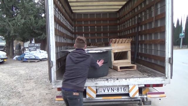 Нам доставили ужасные будки! смотреть онлайн