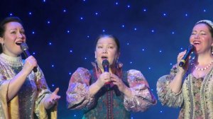 "Мне березка дарила сережки", муз. А.Аверкина, сл.В.Харитонова.