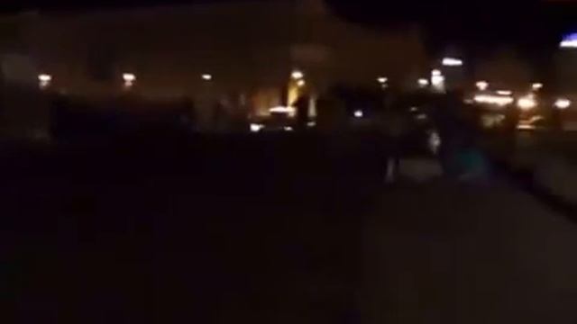 У Києві невідомі молодики за кілька хвилин розігнали «третій Майдан» смотреть онлайн