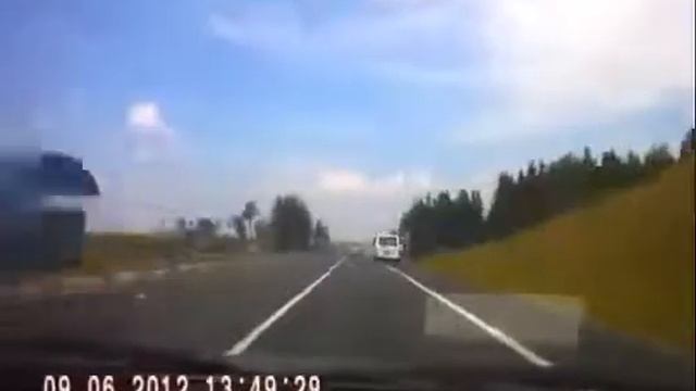 NEW scary car accident at intersection in Belarus!! accidents car car accidents смотреть онлайн