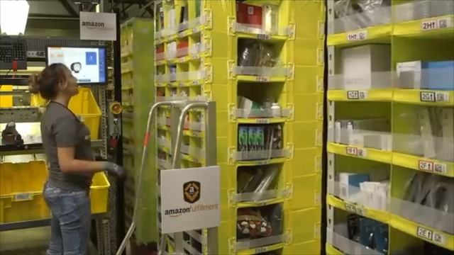 Роботы на складе Amazon смотреть онлайн