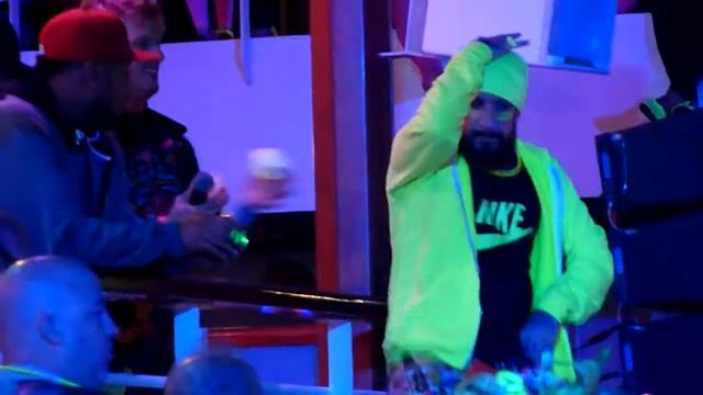 Backstreet Boys Cruise 2013 - Neon Night - Nick and AJ dancing to "Blurred Lines" смотреть онлайн