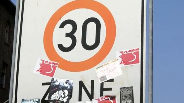 pigs & berlin смотреть онлайн