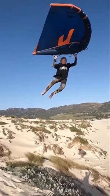 Kid flying extreme high with a wing! 😱🤯 смотреть онлайн