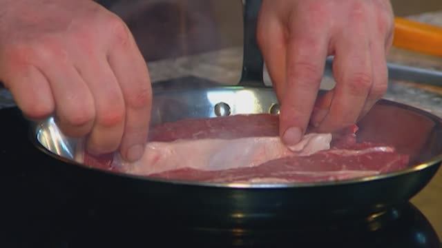 23 февраля – мясной день на канале «Кухня» смотреть онлайн