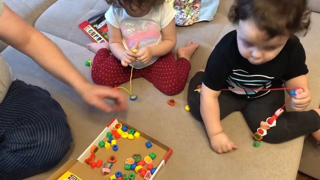 Katya and David make the first beads смотреть онлайн