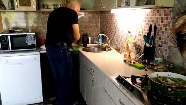 Минтай.мангал.фольга.колбаска😁 смотреть онлайн