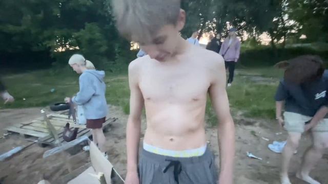 ПОСТРОЙКА ПЛОТОВ, ЗАПЛЫВ ТРЕХ ПЛОТОВ, ШОК БОБРЫ УТОНУЛИ смотреть онлайн