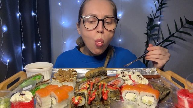 🍿Мукбанг/Роллы🍣Суши, Сэндвич с крабом и курицей/ Было ОЧЕНЬ больно 😢 смотреть онлайн