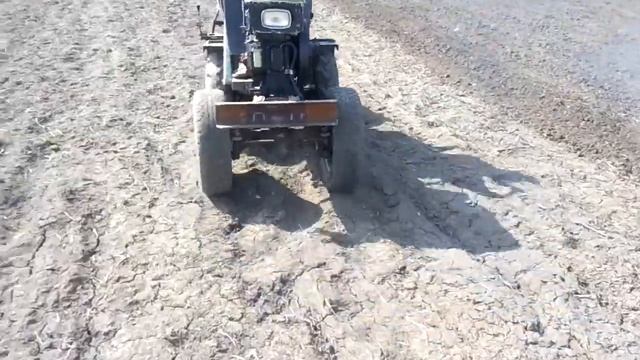 Фрезерування саморобним минітрактором,перші проби. смотреть онлайн